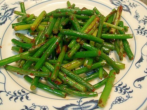 ニンニクの芽の豆板醤炒め